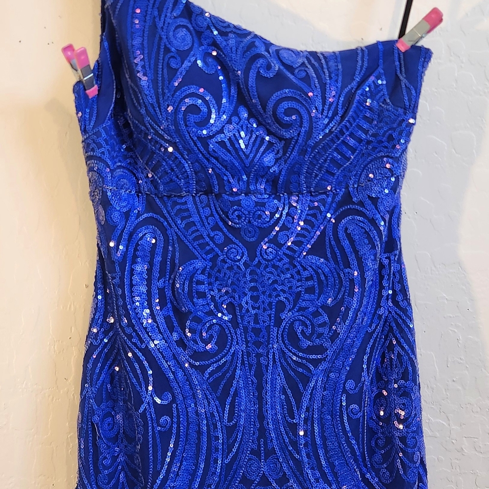Elegant One-Shoulder Royal Blue Sequin Dress